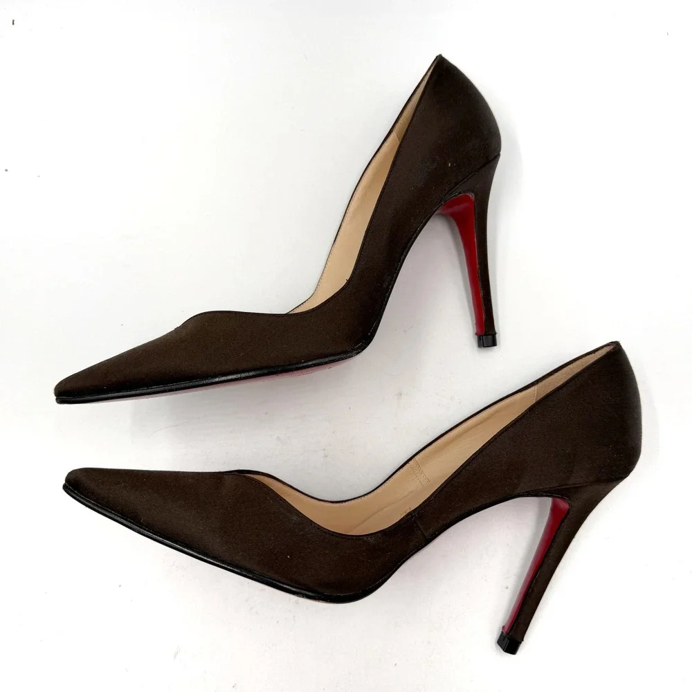 Christian Louboutin Veee Pumps Brown Satin V-Cut Pointed Toe Heels 36 / 6